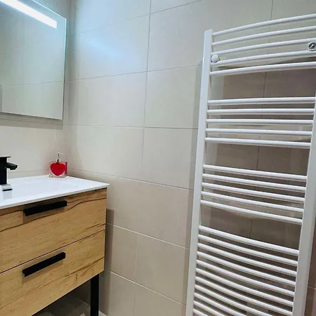 Apartment Appartement Moderne 4 Pieces, Proche Des Remontees, Parking Inclus - Fr-1-546-58
